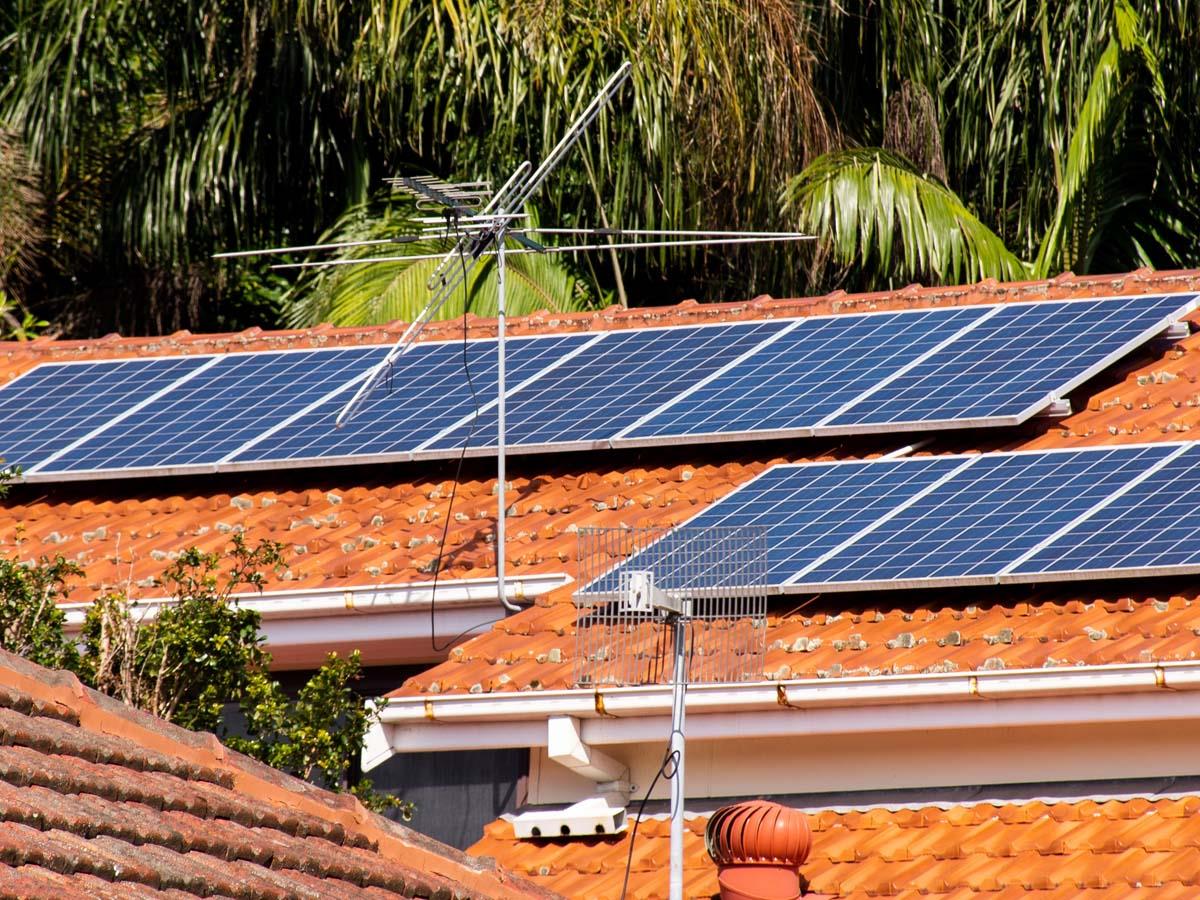 Clean solar panels on Mooloolabah home